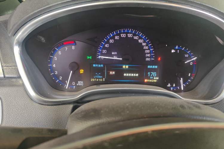 Used Cadillac SRX 2013 3.0L Elite Model Odometer Close Up