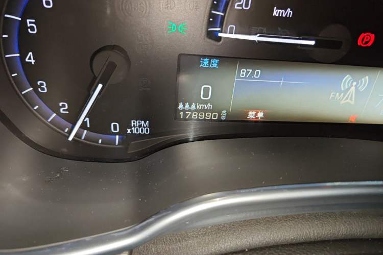 Used Cadillac SRX 2013 3.0L Elite Model Odometer Close Up