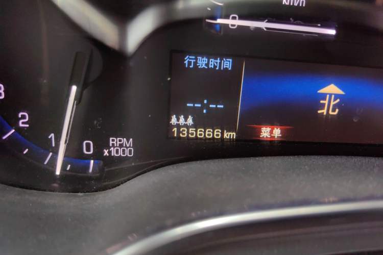 Used Cadillac SRX 2013 3.6L Flagship Model Odometer Close Up