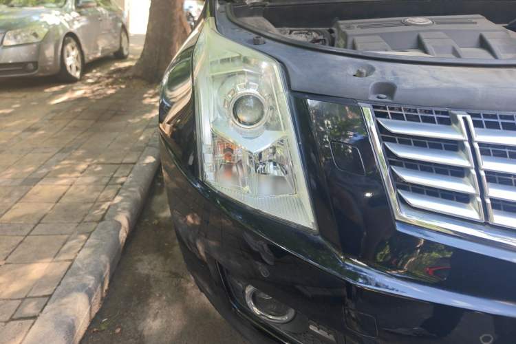 Used Cadillac SRX 2013 3.0L Luxury Model Right Front Headlight