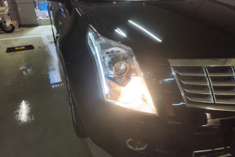 Used Cadillac SRX 2013 3.0L Leading Model Right Front Headlight