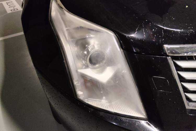 Used Cadillac SRX 2013 3.0L Elite Model Right Front Headlight