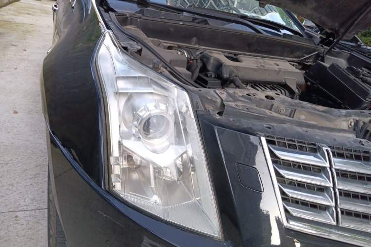 Used Cadillac SRX 2013 3.0L Elite Model Right Front Headlight