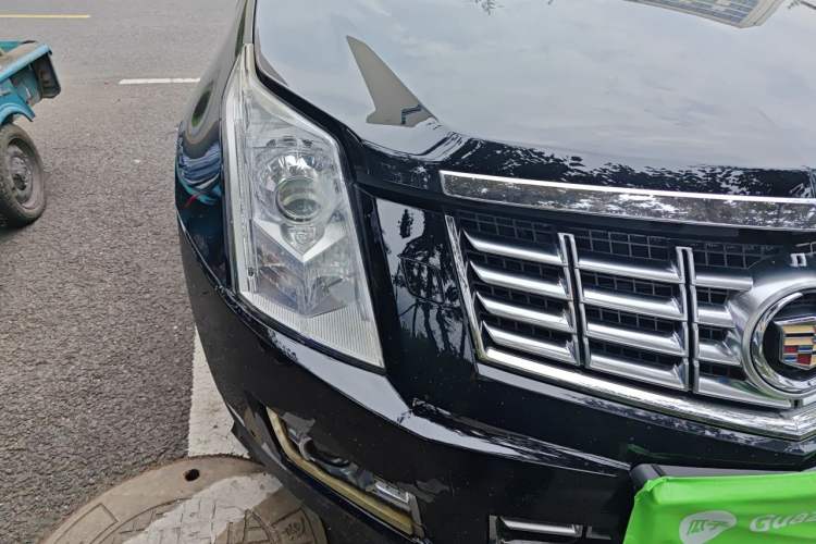 Used Cadillac SRX 2013 3.0L Leading Model Right Front Headlight