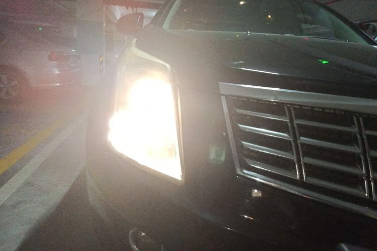 Used Cadillac SRX 2013 3.0L Comfort Model Right Front Headlight