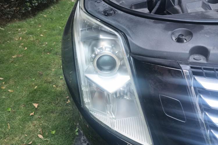 Used Cadillac SRX 2013 3.0L Elite Model Right Front Headlight