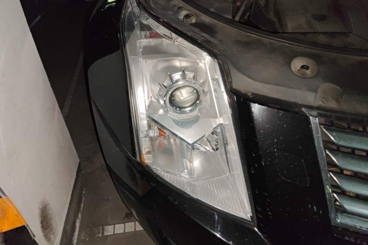 Used Cadillac SRX 2013 3.0L Elite Model Right Front Headlight