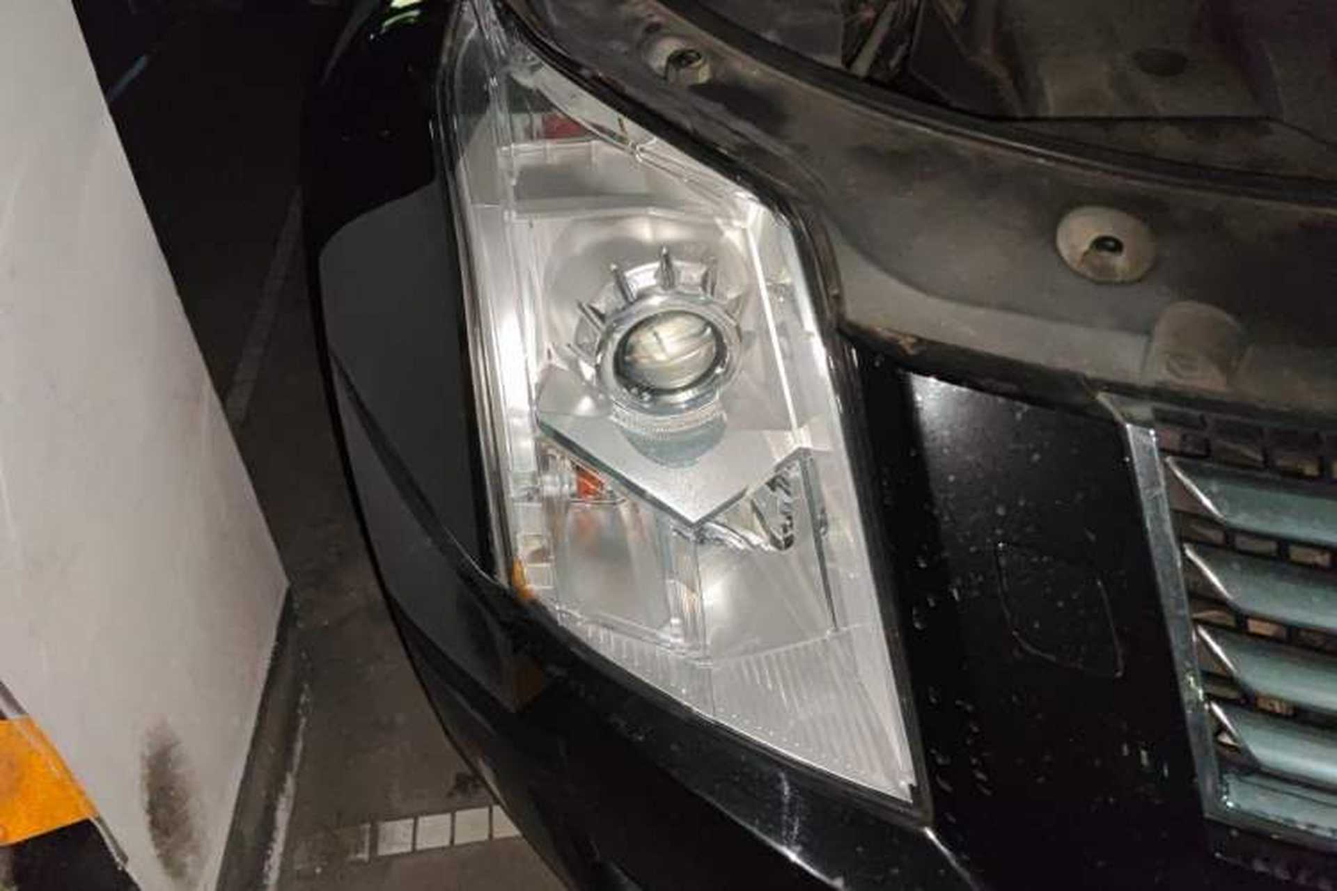 Used Cadillac SRX 2013 3.0L Elite Model Right Front Headlight