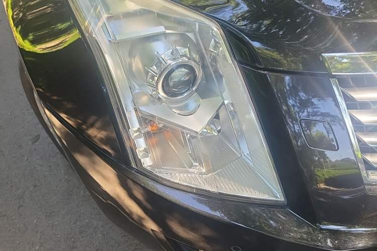 Used Cadillac SRX 2013 3.0L Luxury Model Right Front Headlight