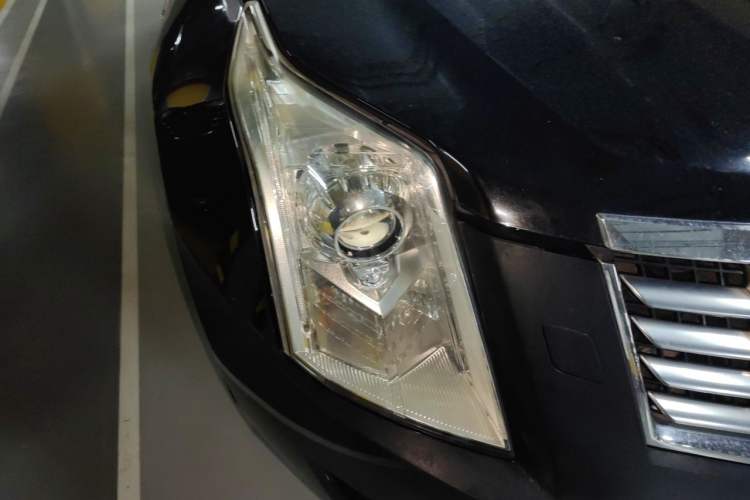 Used Cadillac SRX 2013 3.0L Leading Model Right Front Headlight