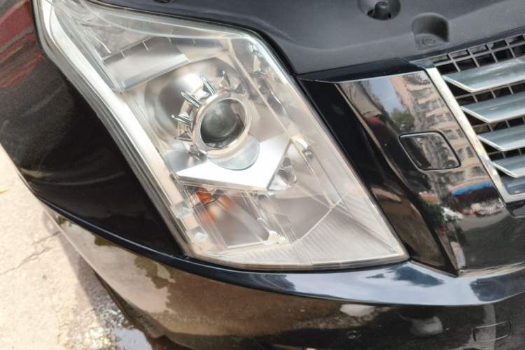Used Cadillac SRX 2013 3.0L Elite Model Right Front Headlight