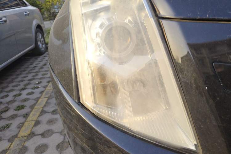 Used Cadillac SRX 2013 3.0L Comfort Model Right Front Headlight