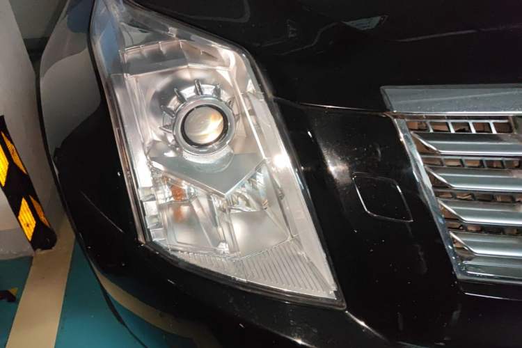 Used Cadillac SRX 2013 3.0L Luxury Model Right Front Headlight