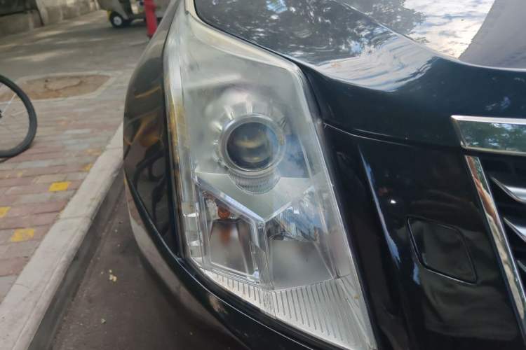 Used Cadillac SRX 2013 3.0L Luxury Model Right Front Headlight