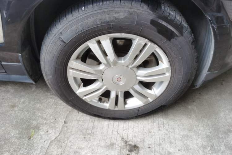 Used Cadillac SRX 2013 3.0L Comfort Model Right Front Wheel Hub