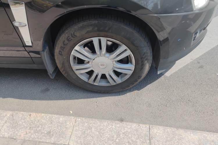 Used Cadillac SRX 2013 3.0L Elite Model Right Front Wheel Hub