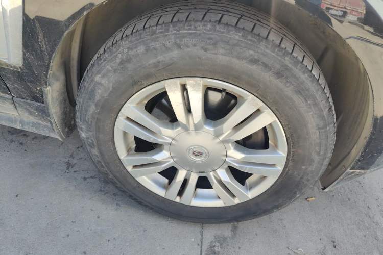 Used Cadillac SRX 2013 3.0L Comfort Model Right Front Wheel Hub