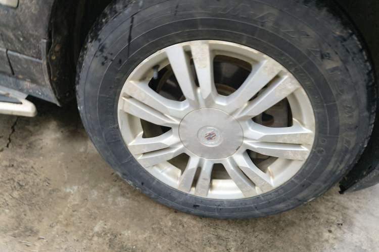 Used Cadillac SRX 2013 3.0L Elite Model Right Front Wheel Hub