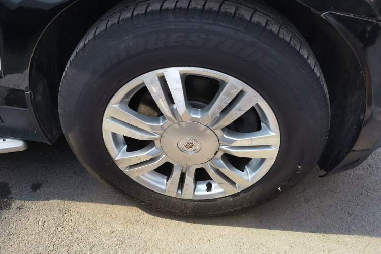 Used Cadillac SRX 2013 3.0L Luxury Model Right Front Wheel Hub