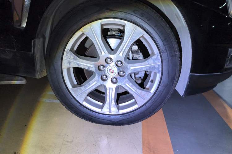 Used Cadillac SRX 2013 3.0L Leading Model Right Front Wheel Hub