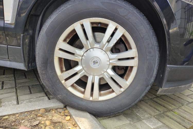 Used Cadillac SRX 2013 3.0L Elite Model Right Front Wheel Hub