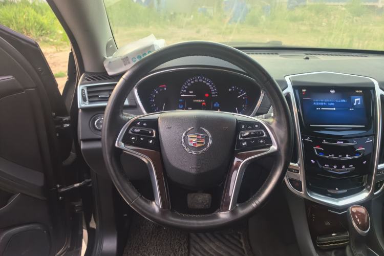 Used Cadillac SRX 2013 3.0L Elite Model Steering Wheel