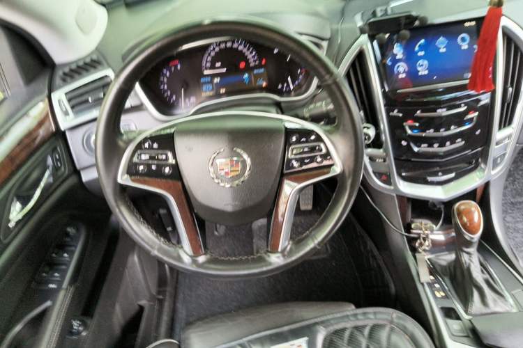 Used Cadillac SRX 2013 3.0L Elite Model Steering Wheel