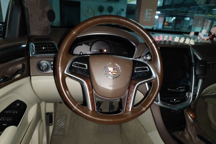 Used Cadillac SRX 2013 3.0L Elite Model Steering Wheel