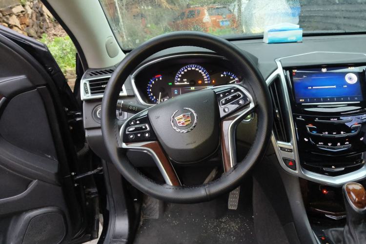 Used Cadillac SRX 2013 3.0L Elite Model Steering Wheel
