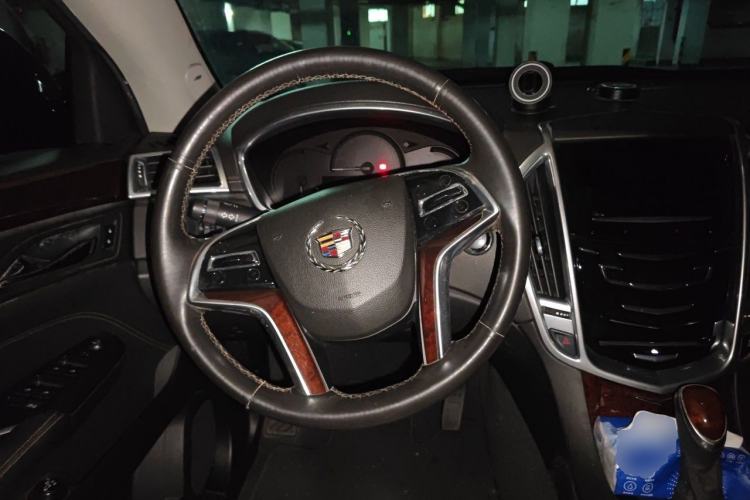 Used Cadillac SRX 2013 3.0L Elite Model Steering Wheel