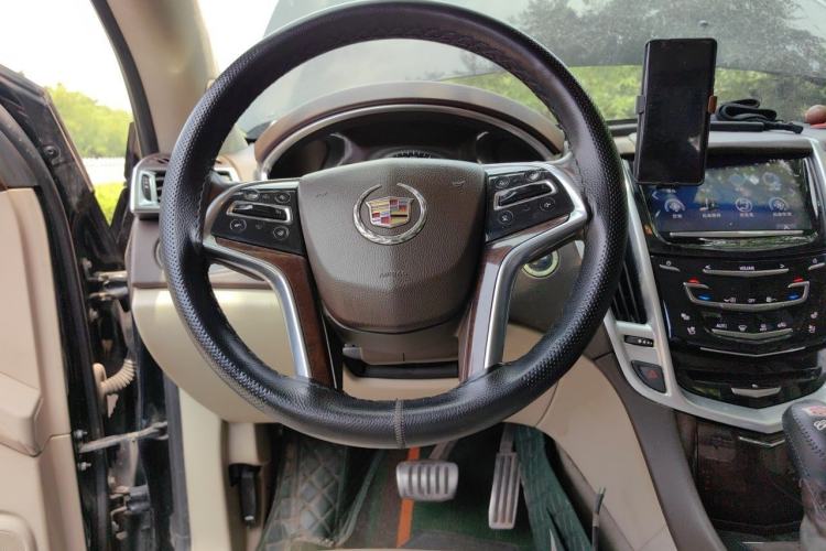 Used Cadillac SRX 2013 3.6L Flagship Model Steering Wheel