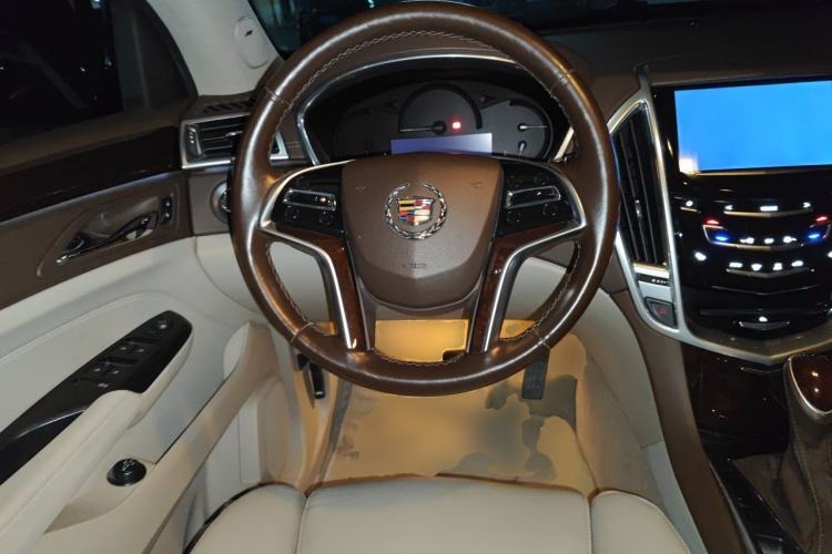 Used Cadillac SRX 2013 3.0L Luxury Model Steering Wheel