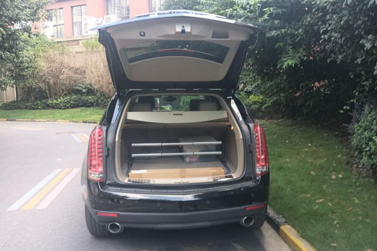 Used Cadillac SRX 2013 3.0L Elite Model Trunk