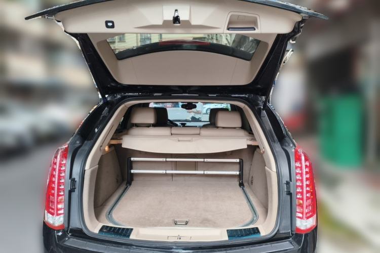 Used Cadillac SRX 2013 3.0L Elite Model Trunk