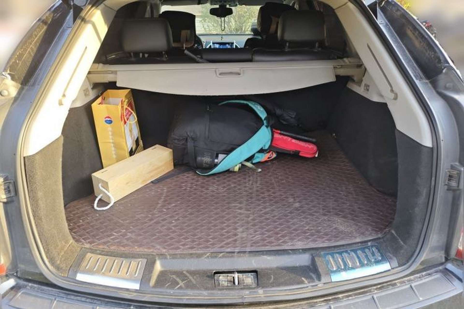 Used Cadillac SRX 2013 3.0L Comfort Model Trunk