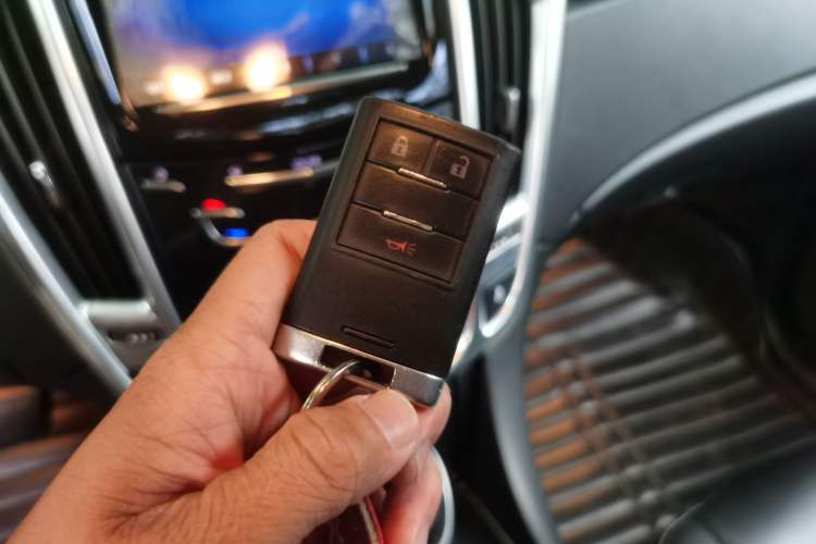 Used Cadillac SRX 2013 3.0L Comfort Model Vehicle Key