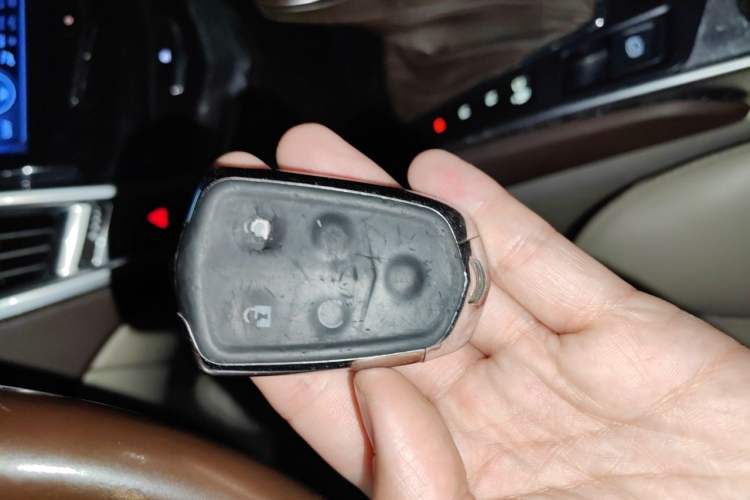 Used Cadillac SRX 2013 3.0L Elite Model Vehicle Key