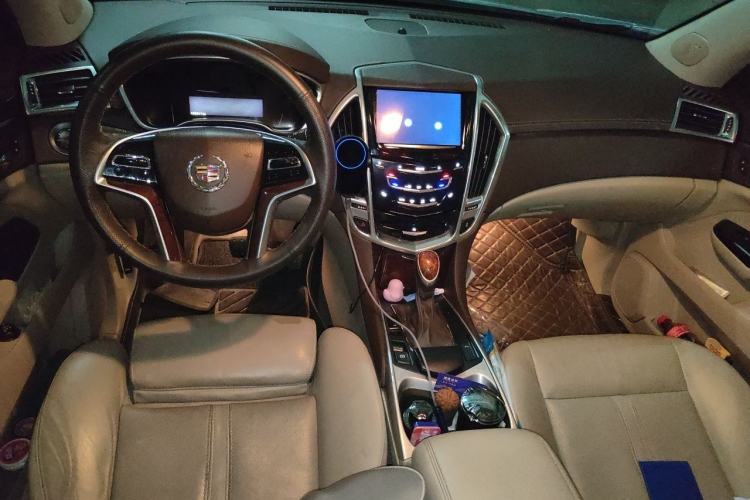 Used Cadillac SRX 2013 3.0L Elite Model Center Console