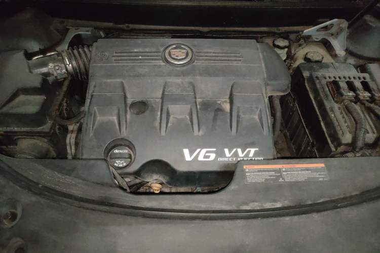 Used Cadillac SRX 2013 3.0L Elite Model Engine Bay