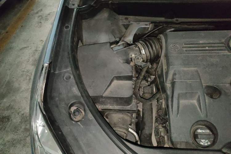 Used Cadillac SRX 2013 3.0L Elite Model Engine Bay Right