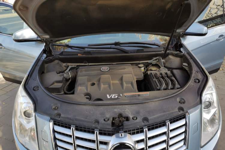 Used Cadillac SRX 2013 3.0L Elite Model Engine Bay