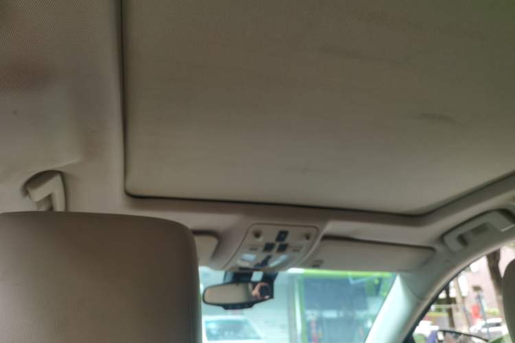 Used Cadillac SRX 2013 3.0L Leading Model Headliner