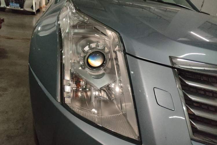 Used Cadillac SRX 2013 3.0L Elite Model Right Front Headlight