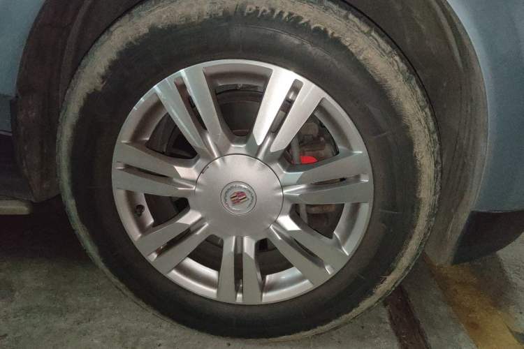 Used Cadillac SRX 2013 3.0L Elite Model Right Front Wheel Hub