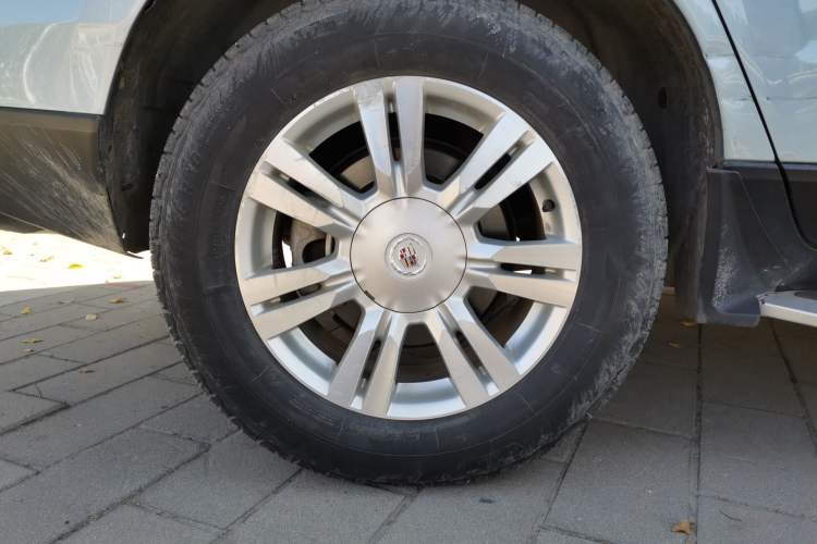 Used Cadillac SRX 2013 3.0L Elite Model Right Rear Wheel Hub