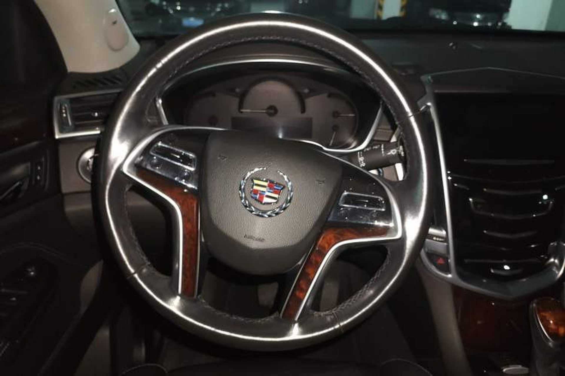 Used Cadillac SRX 2013 3.0L Elite Model Steering Wheel