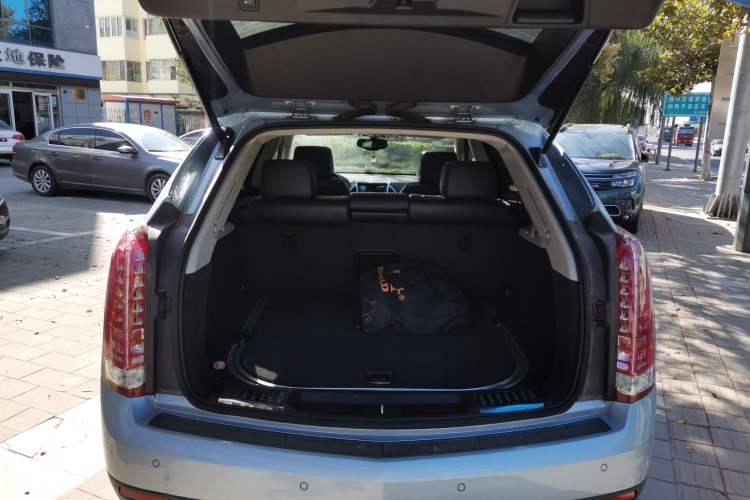 Used Cadillac SRX 2013 3.0L Elite Model Trunk