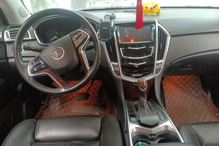 Used Cadillac SRX 2013 3.0L Elite Model Center Console