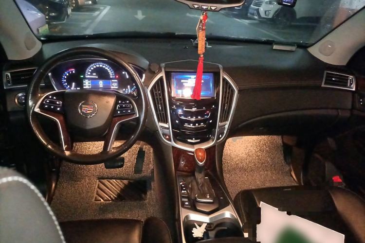 Used Cadillac SRX 2013 3.0L Luxury Model Center Console