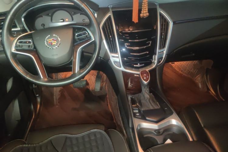 Used Cadillac SRX 2013 3.0L Leading Model Center Console